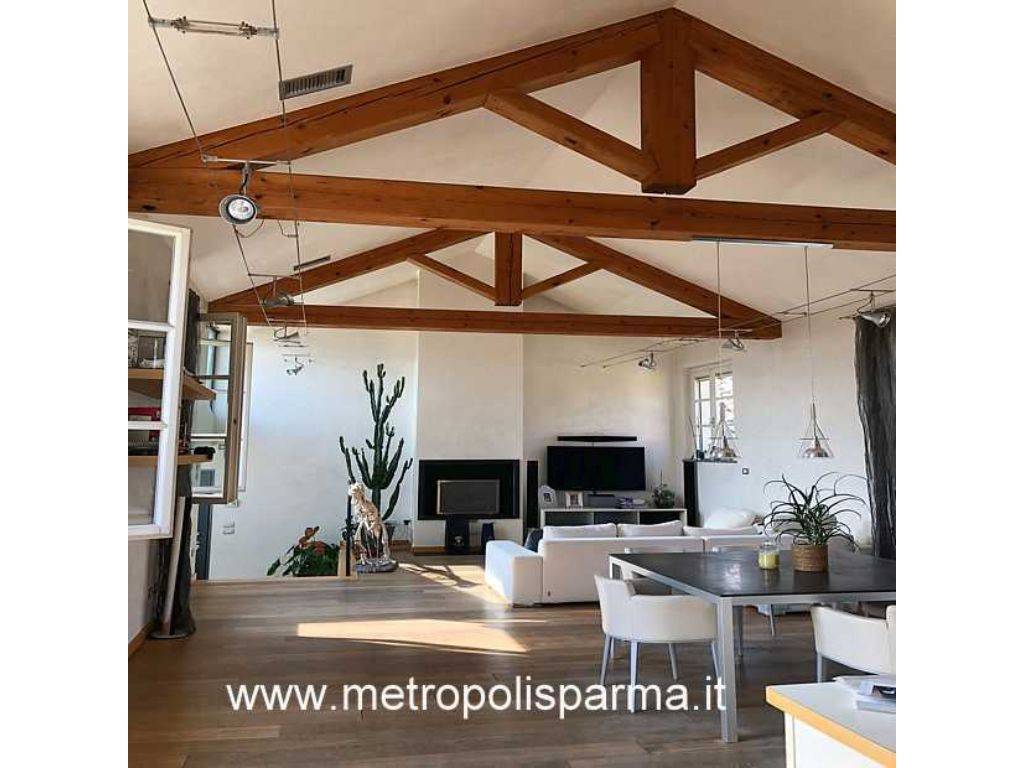 appartamento in vendita a Parma in zona Centro Storico