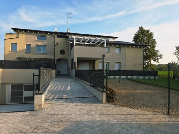 casa indipendente in vendita a Parma in zona Cittadella