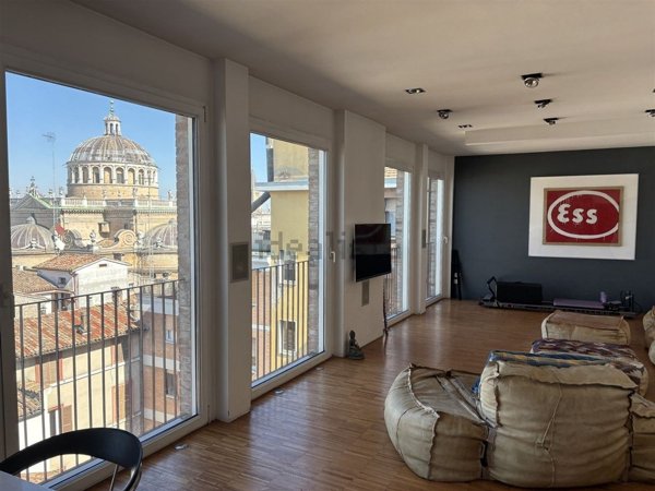 appartamento in vendita a Parma in zona Centro Storico