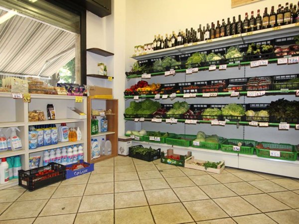 negozio in vendita a Parma in zona San Lazzaro