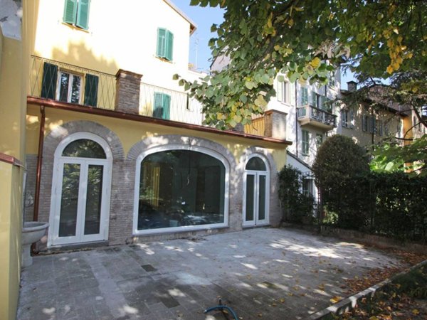 appartamento in vendita a Parma in zona Centro Storico