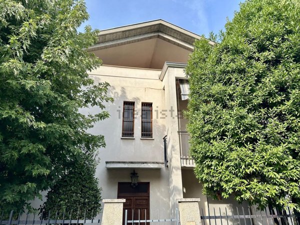 casa indipendente in vendita a Parma in zona Lubiana