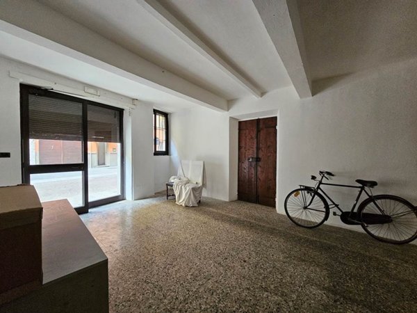 negozio in vendita a Parma in zona Centro Storico