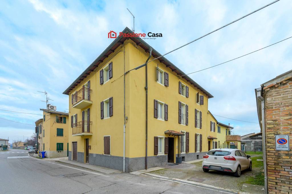 appartamento in vendita a Parma in zona Corcagnano