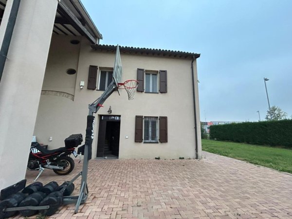 casa indipendente in vendita a Parma in zona San Martino / Paradigna