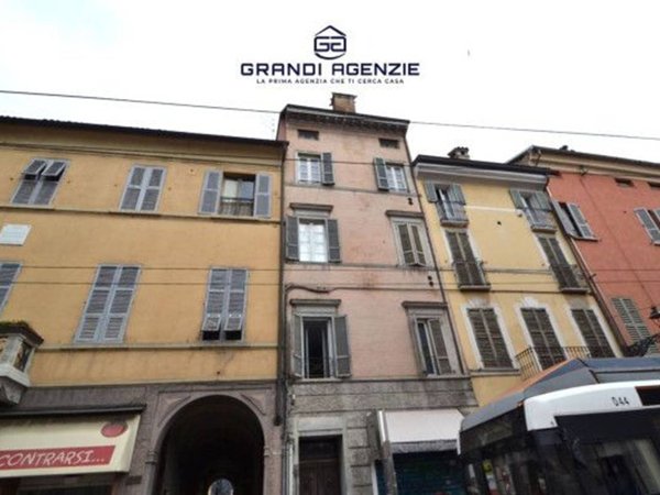 appartamento in vendita a Parma in zona Oltretorrente