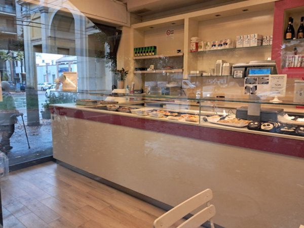 locale di sgombero in vendita a Parma