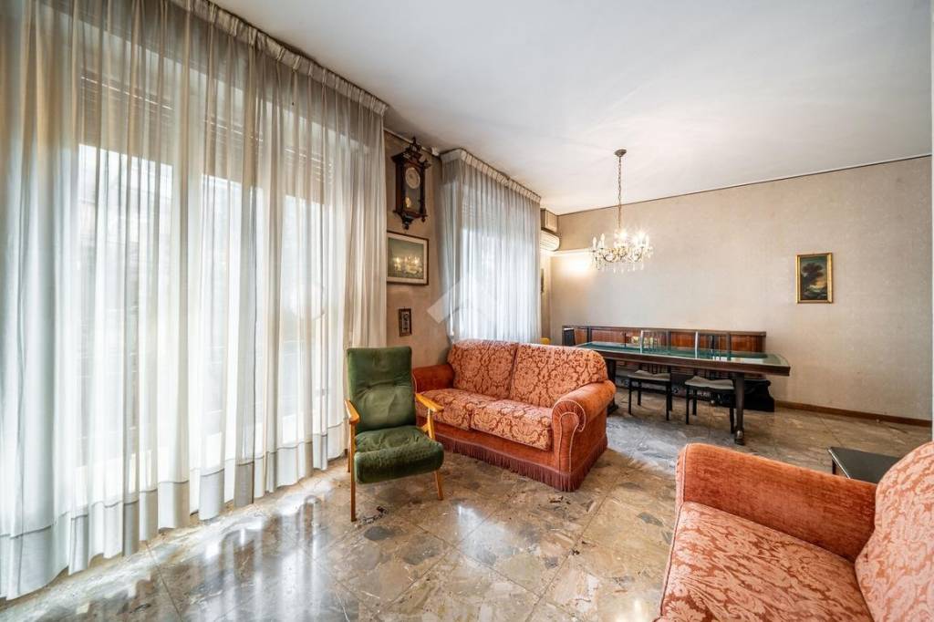 appartamento in vendita a Parma in zona Cittadella