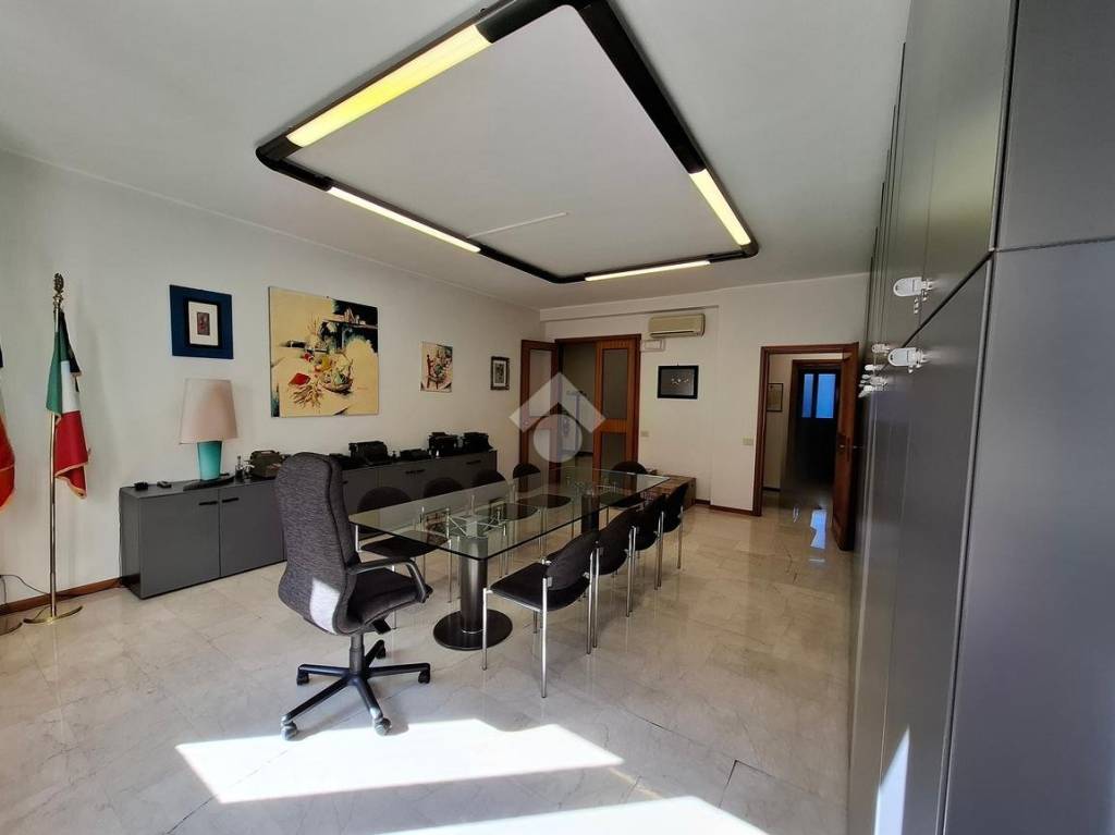 appartamento in vendita a Parma in zona Centro Storico