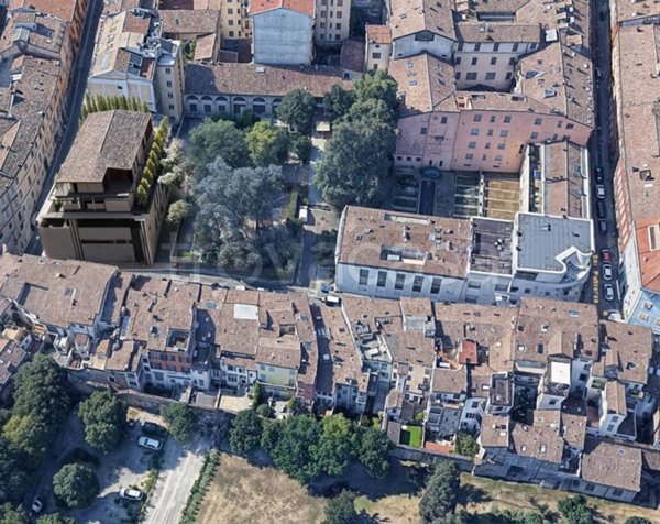 appartamento in vendita a Parma in zona Centro Storico