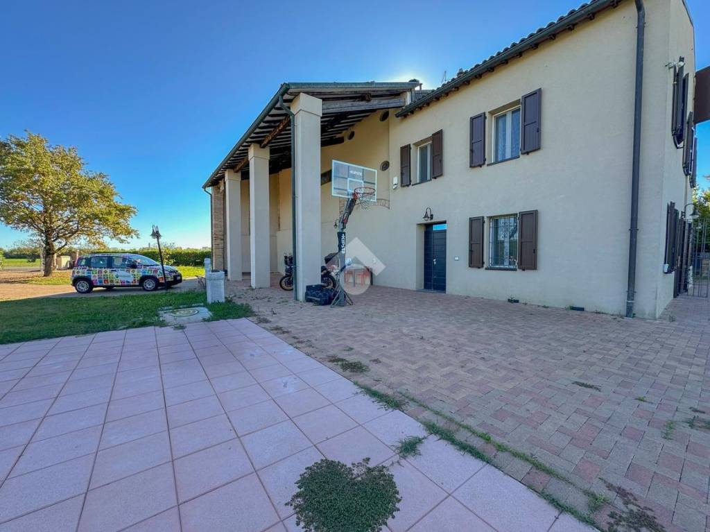 casa indipendente in vendita a Parma in zona San Martino / Paradigna