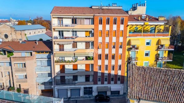 appartamento in vendita a Parma in zona Centro Storico