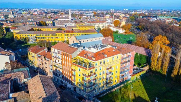 appartamento in vendita a Parma in zona Centro Storico