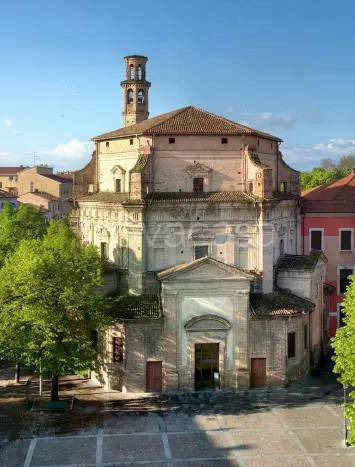 appartamento in vendita a Parma in zona Oltretorrente