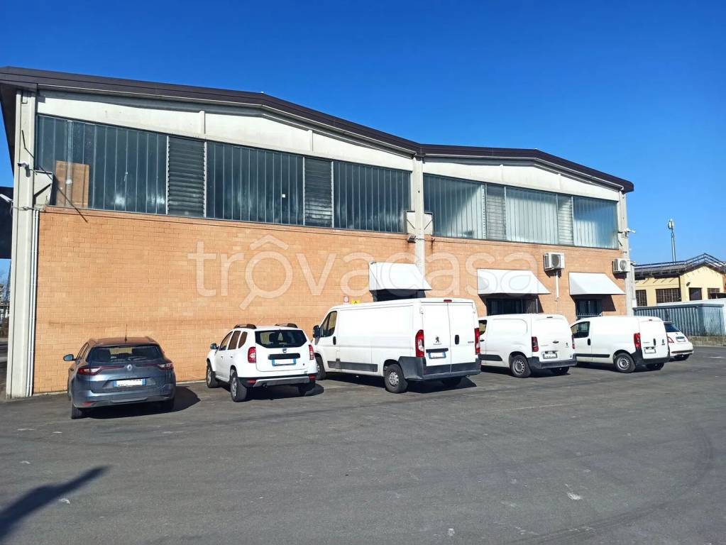 locale commerciale in vendita a Parma in zona San Martino / Paradigna