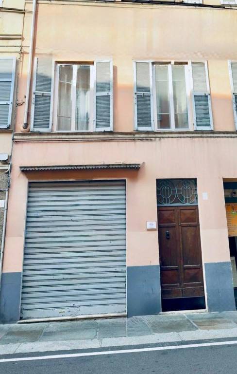 negozio in vendita a Parma in zona Oltretorrente