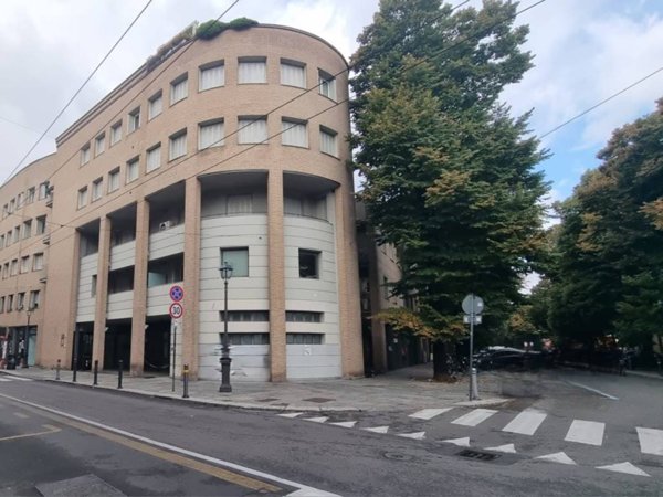 ufficio in vendita a Parma in zona Centro Storico