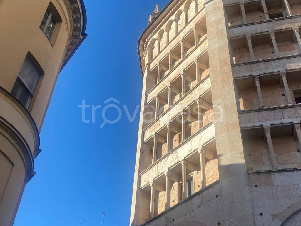 negozio in vendita a Parma in zona Centro Storico