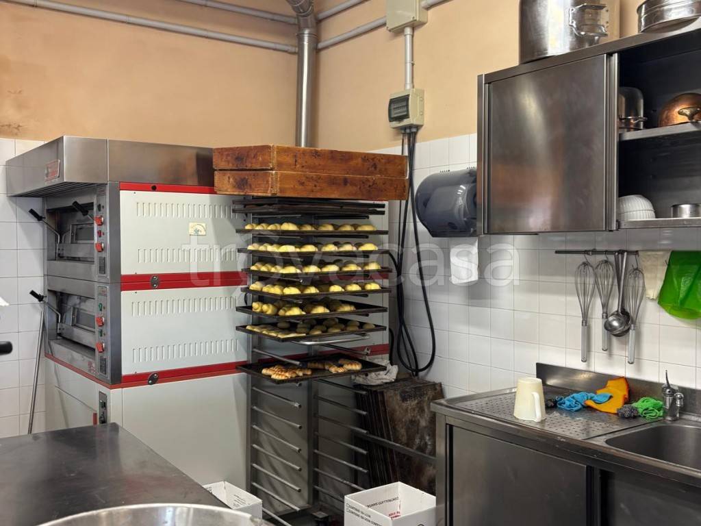 negozio in vendita a Parma in zona Centro Storico