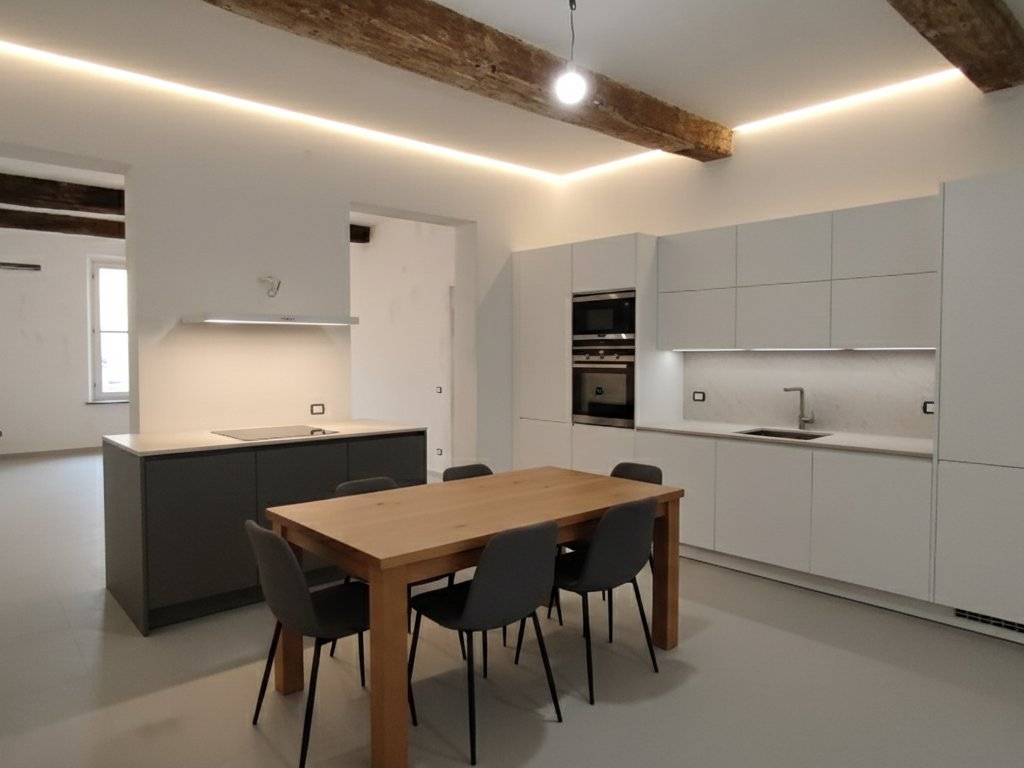 appartamento in vendita a Parma in zona Centro Storico