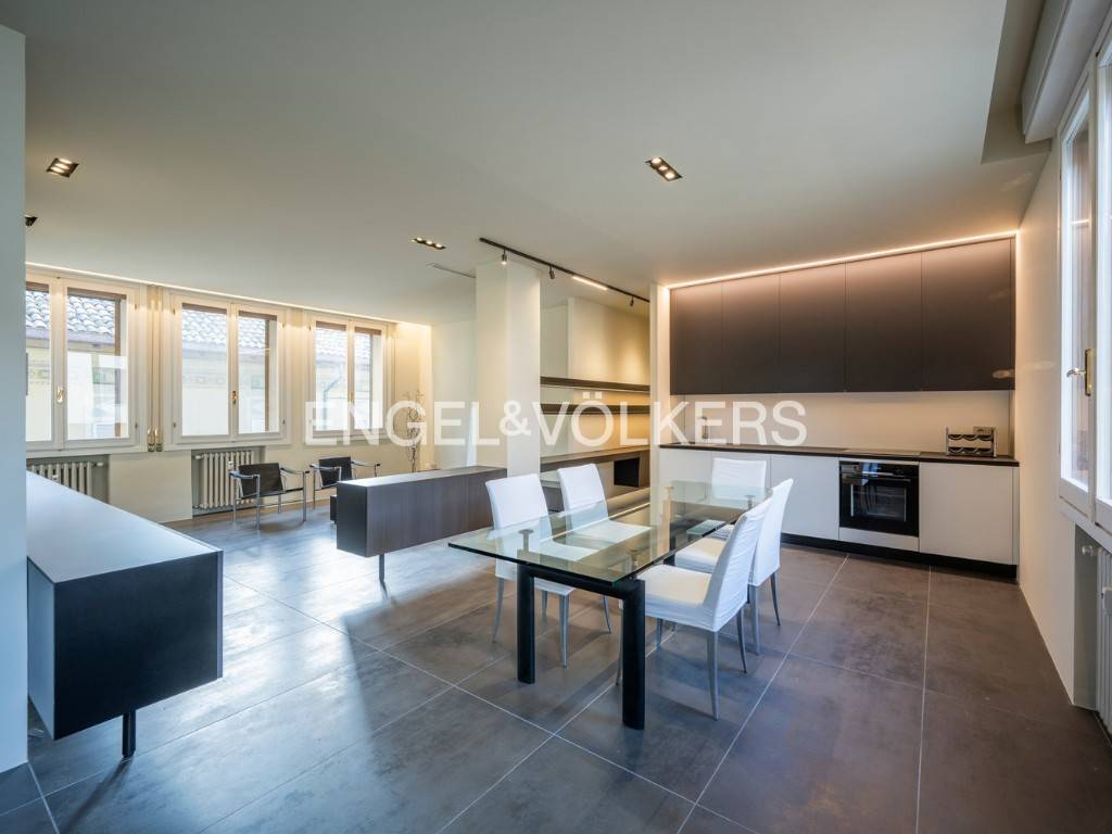 appartamento in vendita a Parma in zona Centro Storico