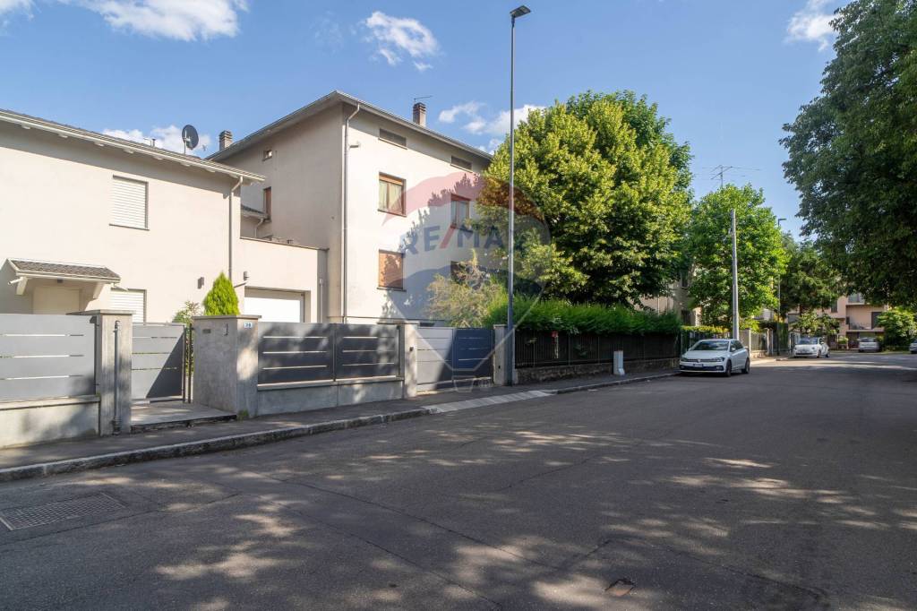 appartamento in vendita a Parma in zona Montanara