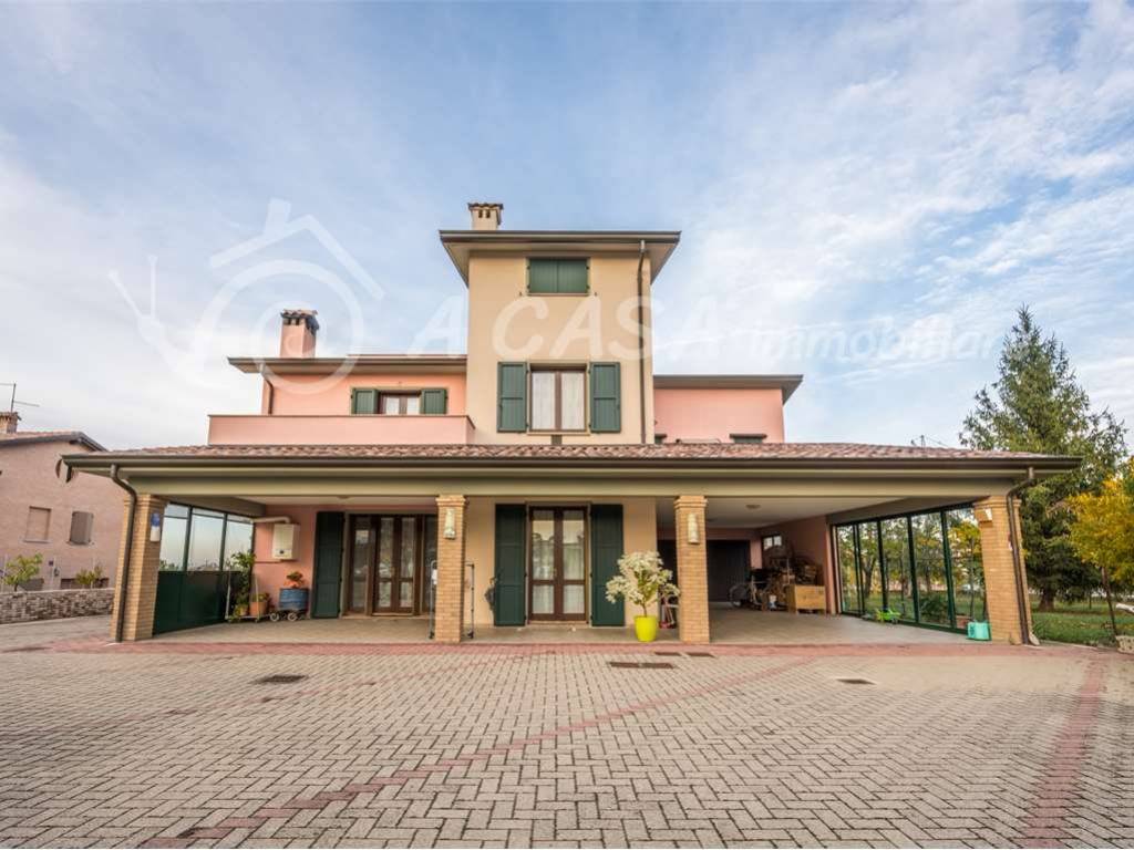 casa indipendente in vendita a Parma in zona Corcagnano