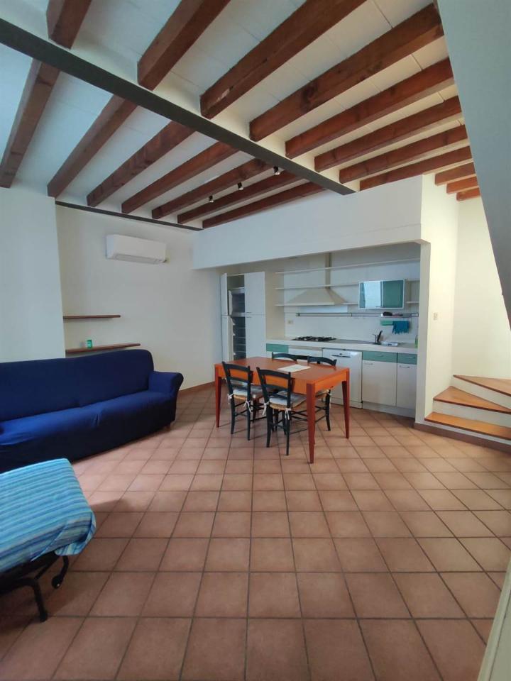 appartamento in vendita a Parma in zona Centro Storico