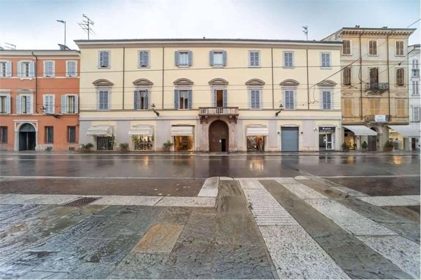 appartamento in vendita a Parma in zona Centro Storico