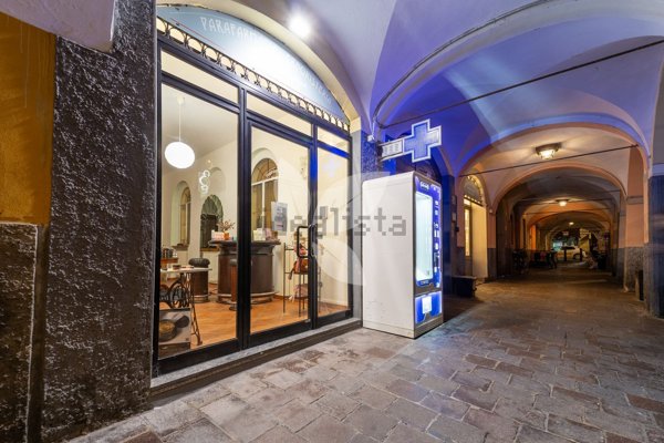 locale commerciale in vendita a Parma