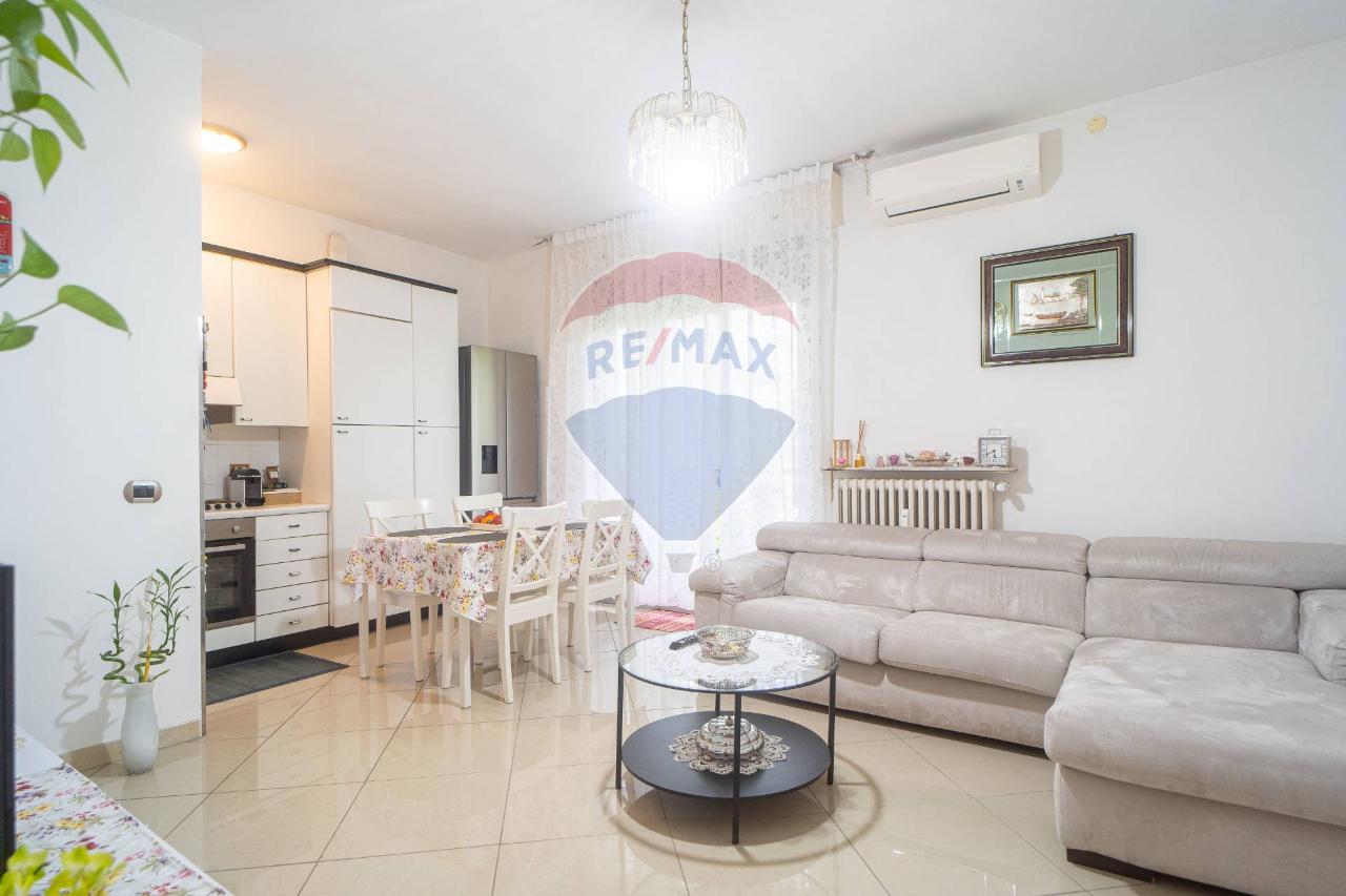 appartamento in vendita a Parma in zona Molinetto