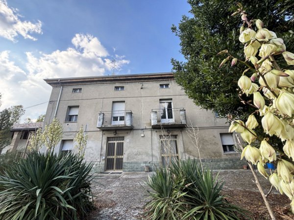 casa indipendente in vendita a Parma in zona Baganzola
