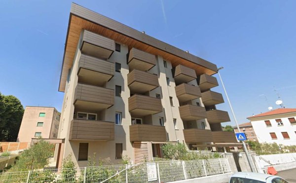 appartamento in vendita a Parma in zona Crocetta