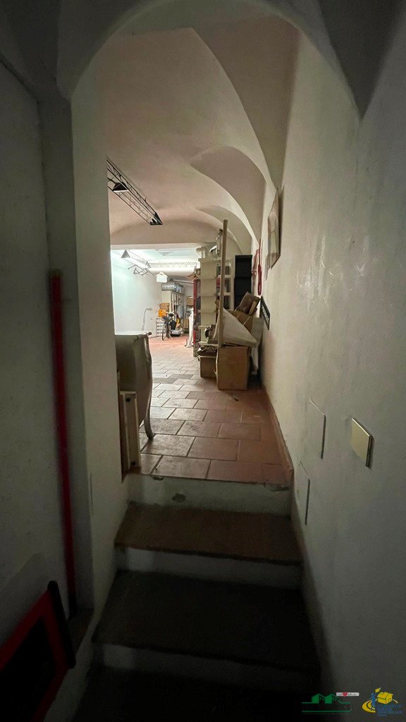 locale commerciale in vendita a Parma in zona Centro Storico