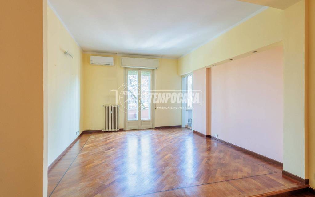 appartamento in vendita a Parma in zona Cittadella