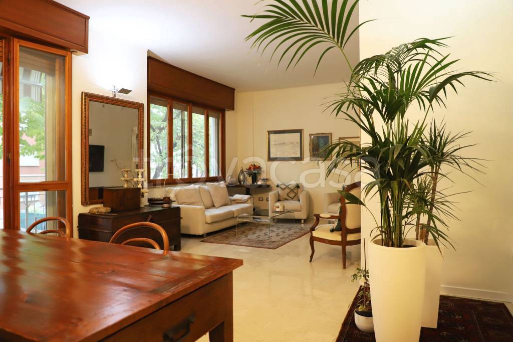 appartamento in vendita a Parma in zona Cittadella