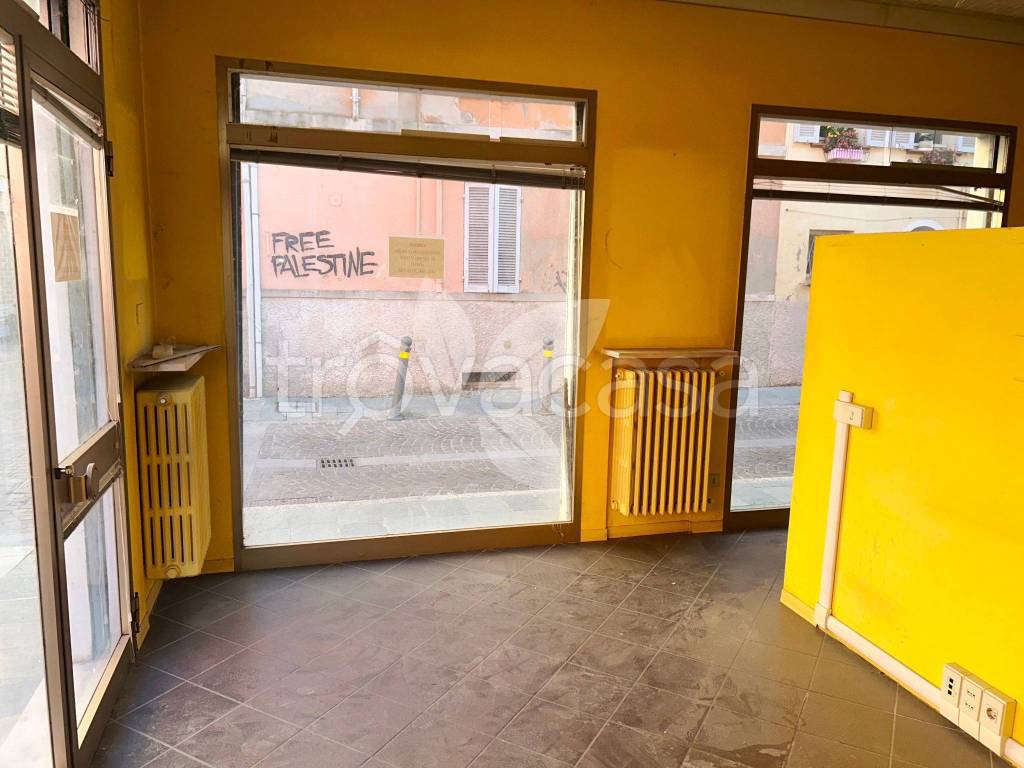 negozio in vendita a Parma in zona Oltretorrente