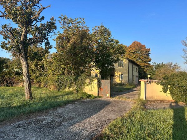 casa indipendente in vendita a Parma in zona Vicofertile