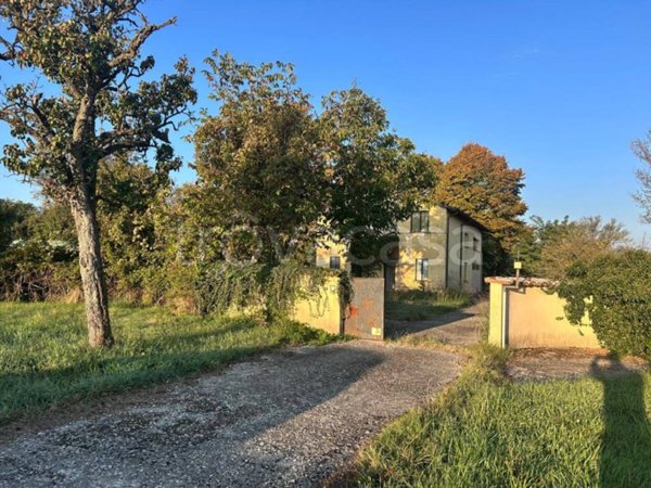 casa indipendente in vendita a Parma in zona Vicofertile