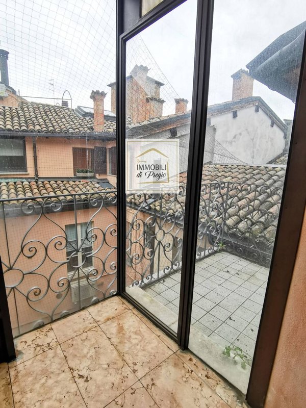 appartamento in vendita a Parma in zona Centro Storico