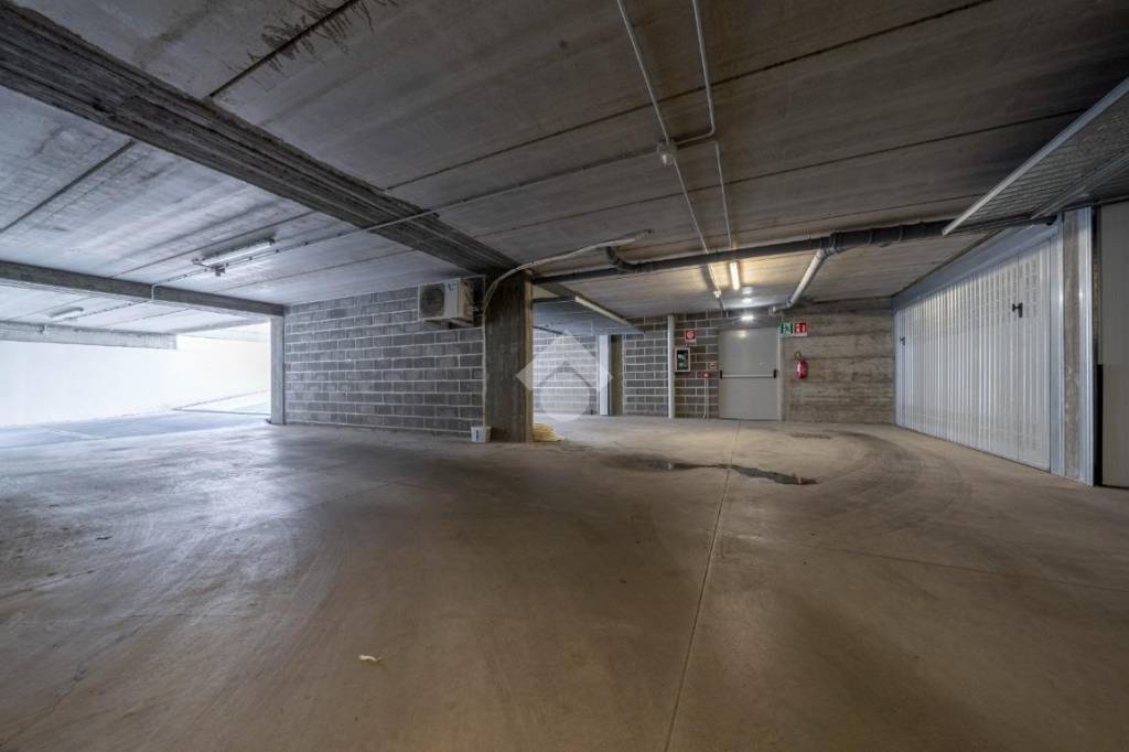 locale di sgombero in vendita a Parma in zona San Lazzaro