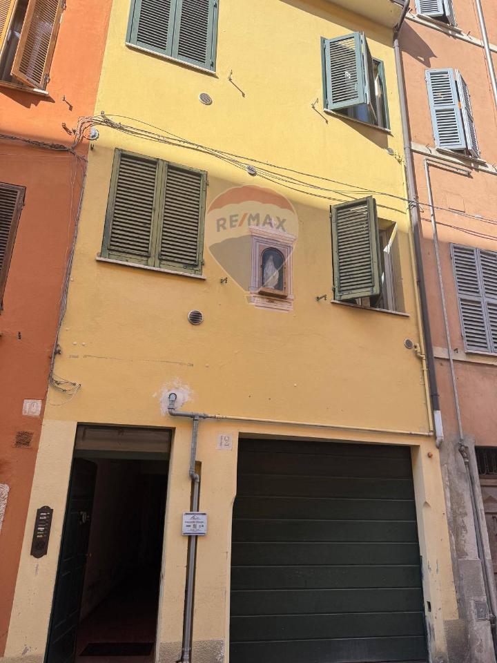 appartamento in vendita a Parma in zona Centro Storico