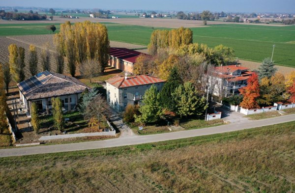 negozio in vendita a Parma in zona Baganzola
