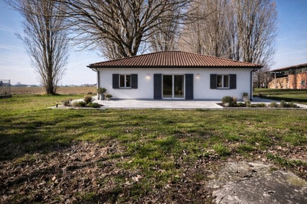 casa indipendente in vendita a Parma in zona Baganzola