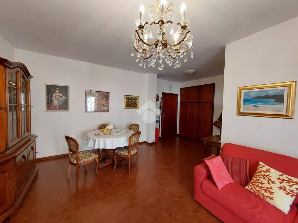 appartamento in vendita a Parma in zona Montanara