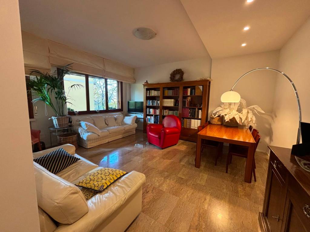 appartamento in vendita a Parma in zona Centro Storico