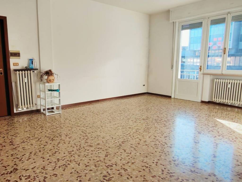 appartamento in vendita a Parma in zona Crocetta