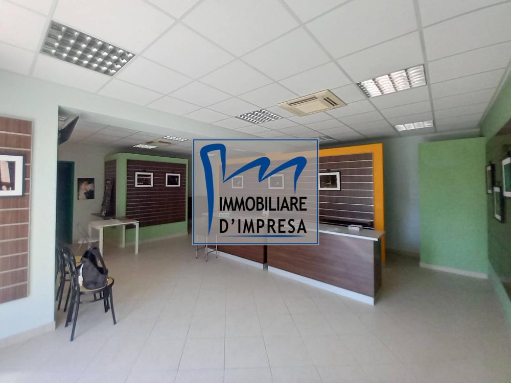 ufficio in vendita a Parma in zona San Leonardo