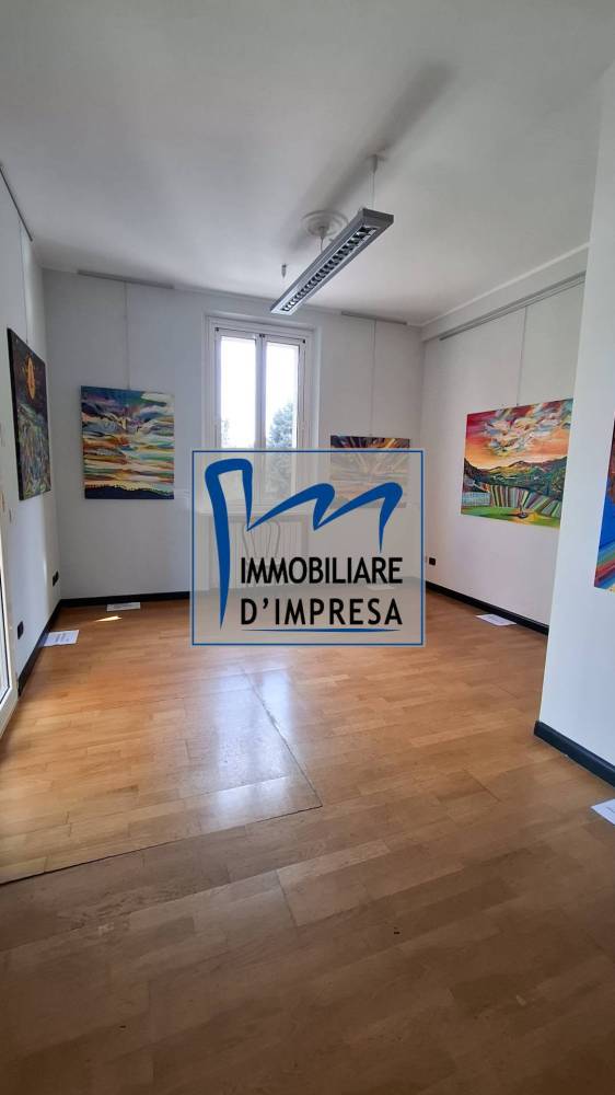 ufficio in vendita a Parma in zona San Leonardo