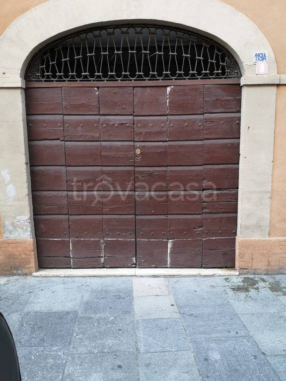 negozio in vendita a Parma in zona Oltretorrente